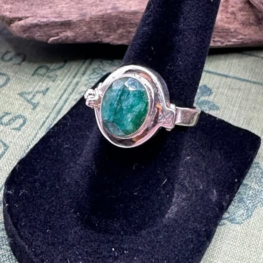 925 Sterling Silver Emerald Poison Pillbox Ring Faceted Oval Size 6.75